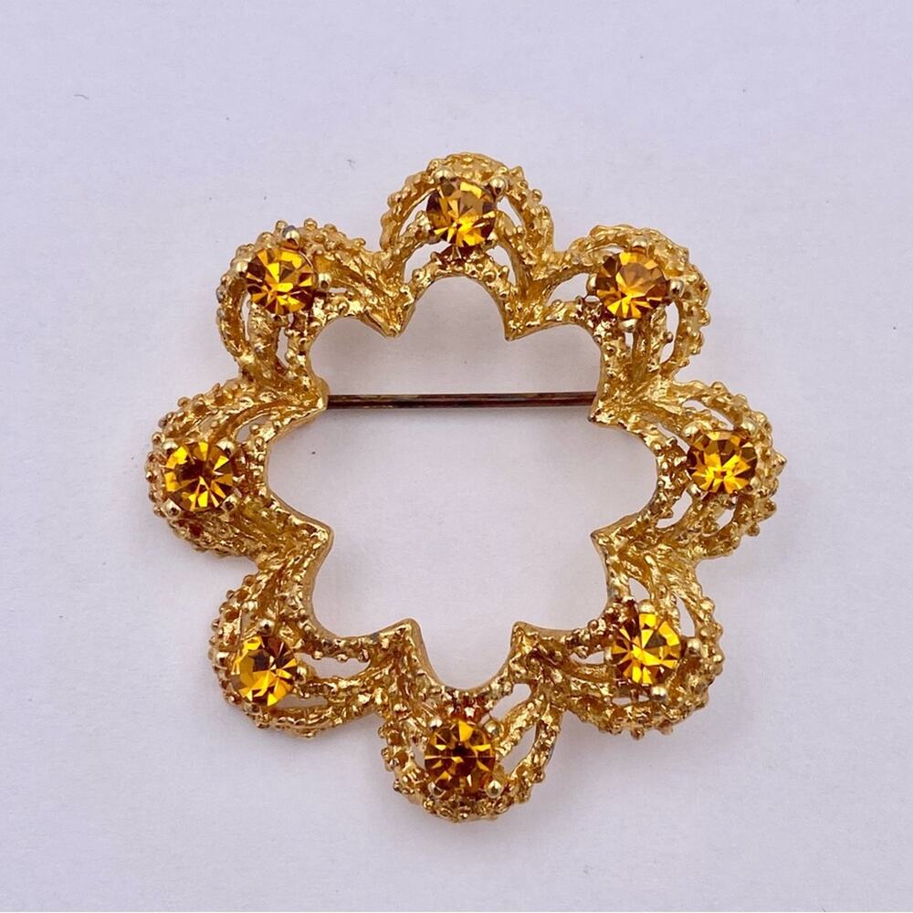 Vintage Scalloped Gold Tone Orange Rhinestone Circle Brooch
